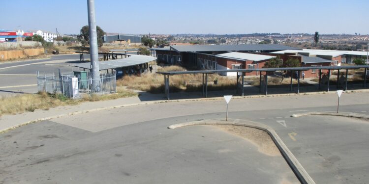 Under-utilised R15 million taxi rank in Cosmo City, 11 years down the line!