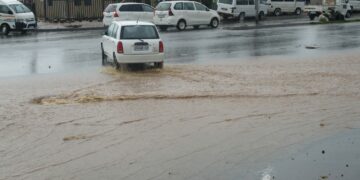Motorists urged to exercise caution during rainy weather!