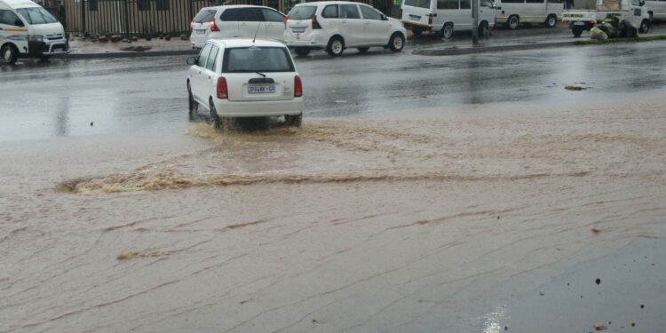 Motorists urged to exercise caution during rainy weather!
