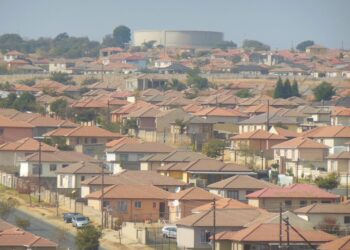 Premier Panyaza Lesufi to handover more than 1300 title deeds at Lesedi Local Municipality.
