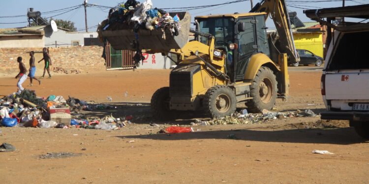 Enough with illegal dumping in our communities!